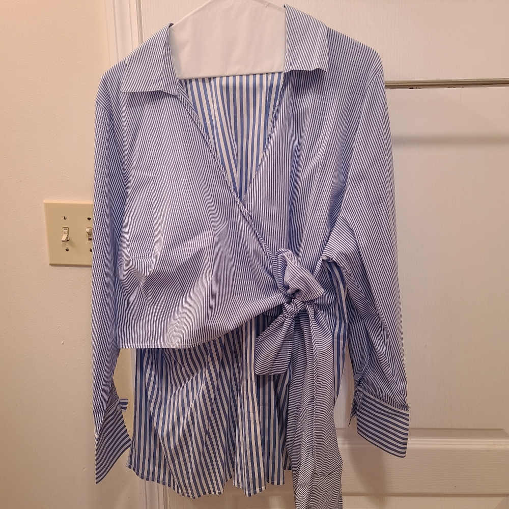 Eloquii size 20 blue stripe wrap shirt